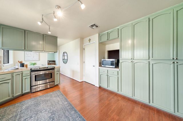 3218 Cambridge Rd, Cameron Park, CA 95682