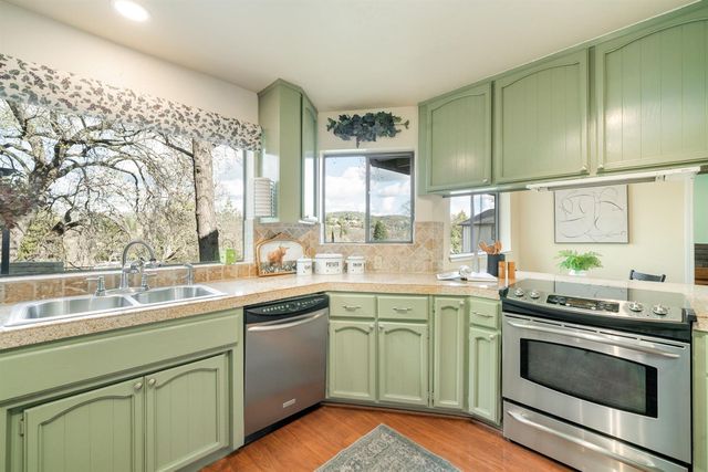 3218 Cambridge Rd, Cameron Park, CA 95682