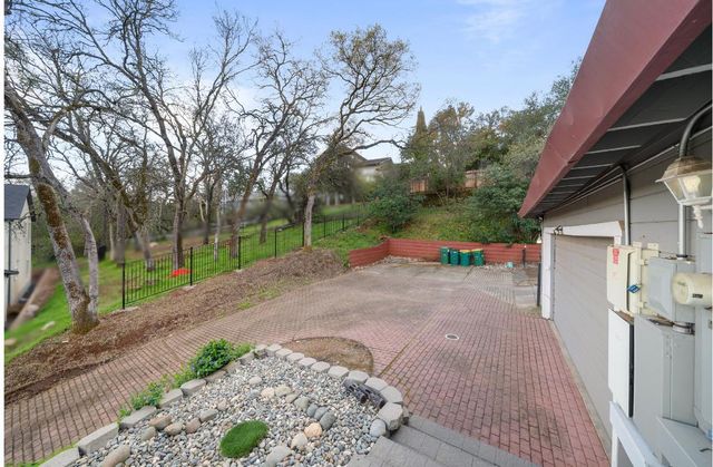 3218 Cambridge Rd, Cameron Park, CA 95682
