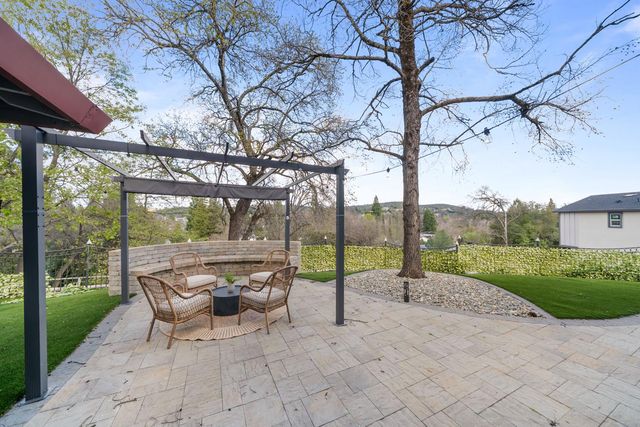 3218 Cambridge Rd, Cameron Park, CA 95682