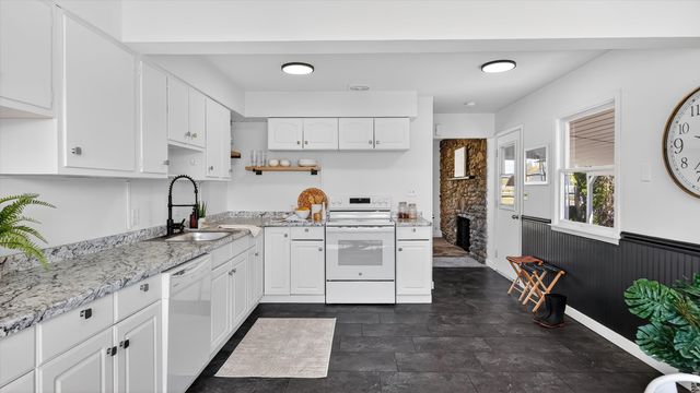 4807 W Hoffman Pl, Spokane, WA 99205