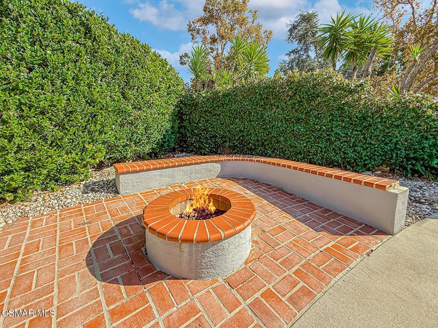 1915 Woodside Drive, Thousand Oaks, CA 91362