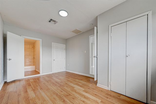 9709 Fairland Drive, Houston, TX 77051