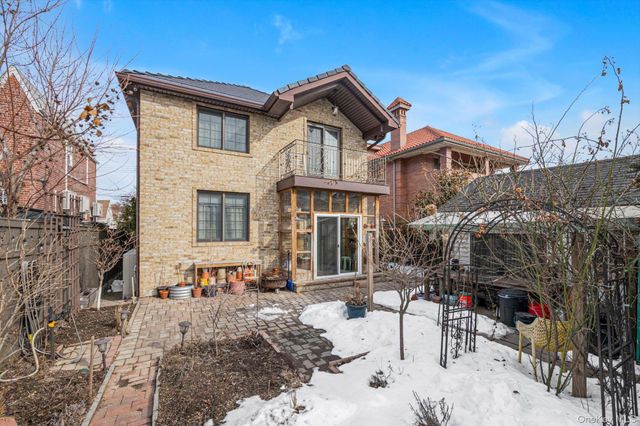 39-12 215TH Place, Bayside, NY 11361