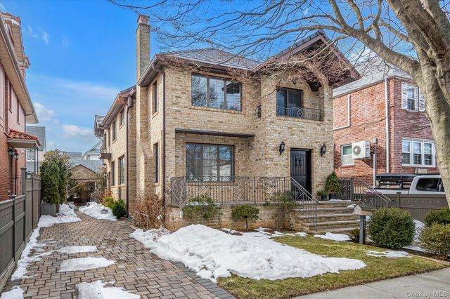 39-12 215TH Place, Bayside, NY 11361