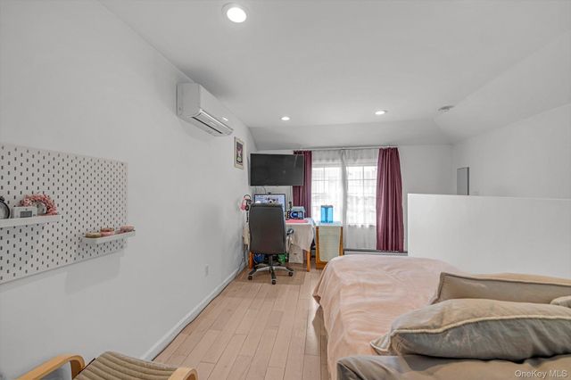 39-12 215TH Place, Bayside, NY 11361