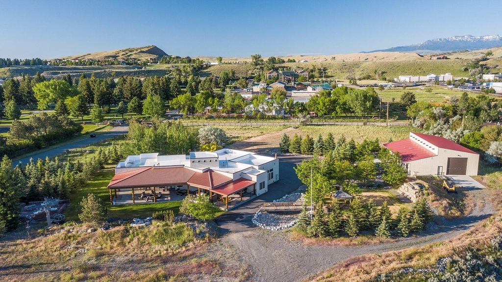 1531 Gulch St, Cody, WY 82414 photo 2