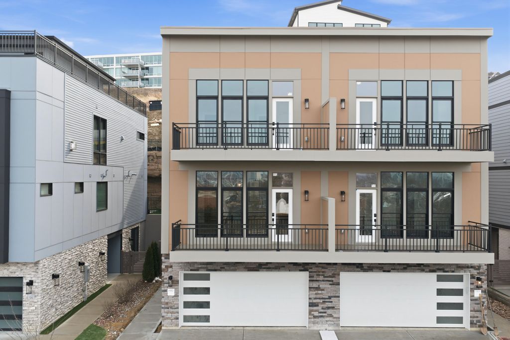 100 W 13th Street, Newport, KY 41071