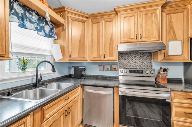 102 Edgewater Dr, Winchester, TN 37398