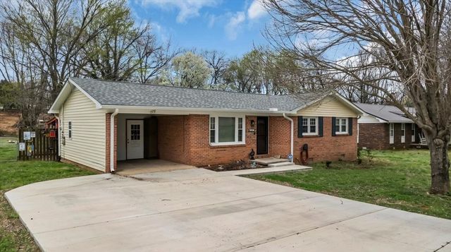 102 Edgewater Dr, Winchester, TN 37398