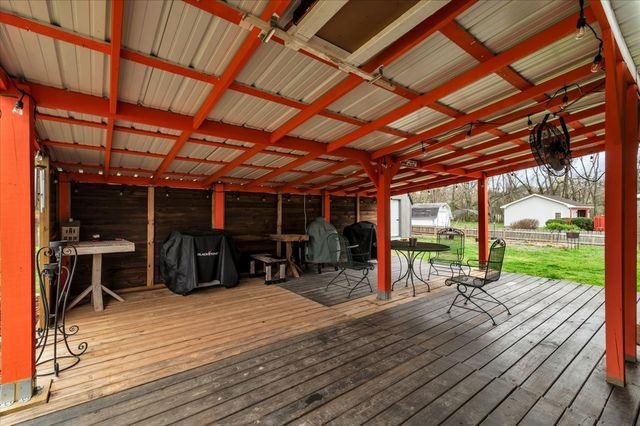 102 Edgewater Dr, Winchester, TN 37398