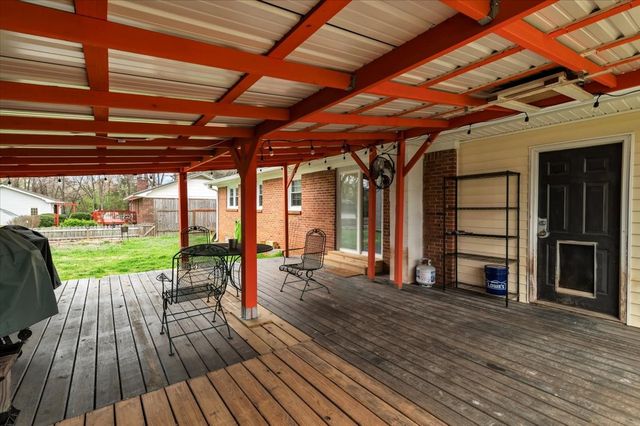 102 Edgewater Dr, Winchester, TN 37398