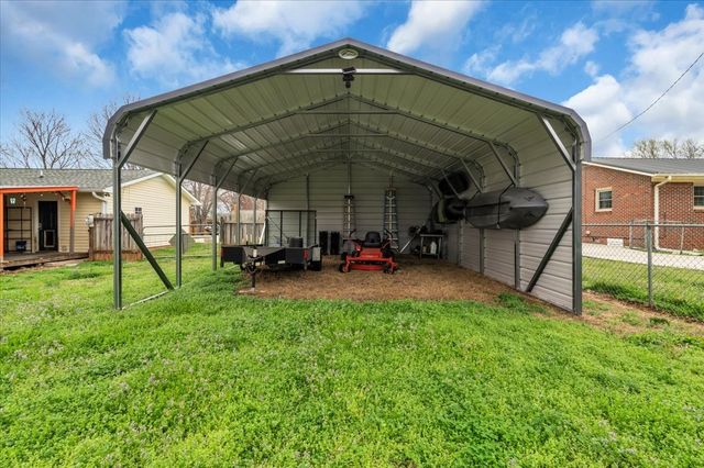 102 Edgewater Dr, Winchester, TN 37398