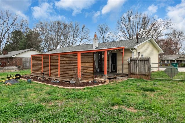 102 Edgewater Dr, Winchester, TN 37398