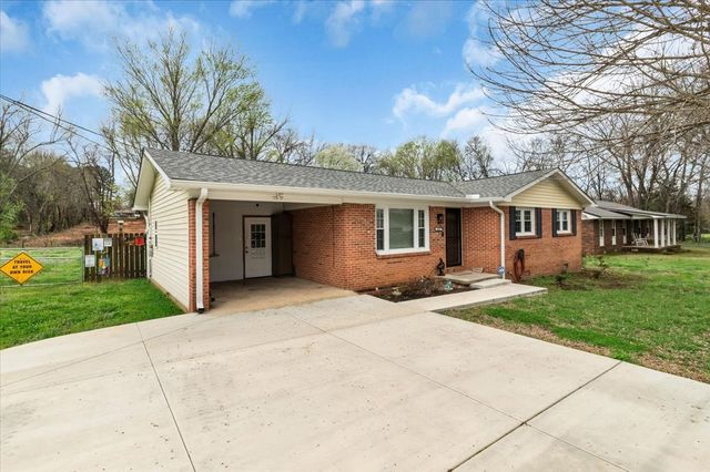 102 Edgewater Dr, Winchester, TN 37398