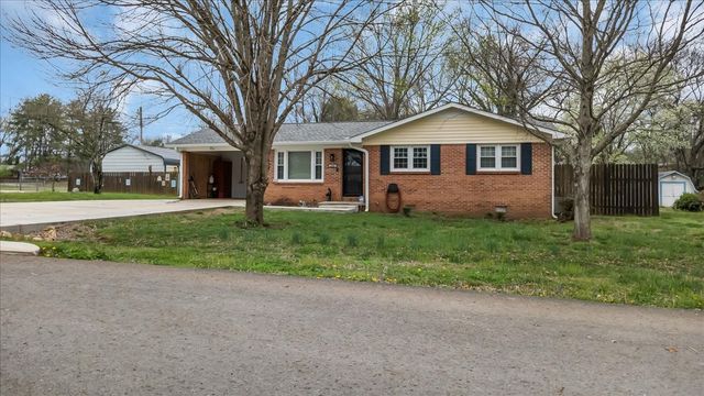 102 Edgewater Dr, Winchester, TN 37398