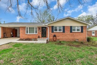 102 Edgewater Dr, Winchester, TN 37398