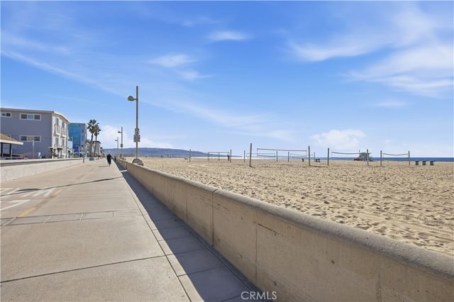 2121 Pacific Coast Highway, Hermosa Beach, CA 90254