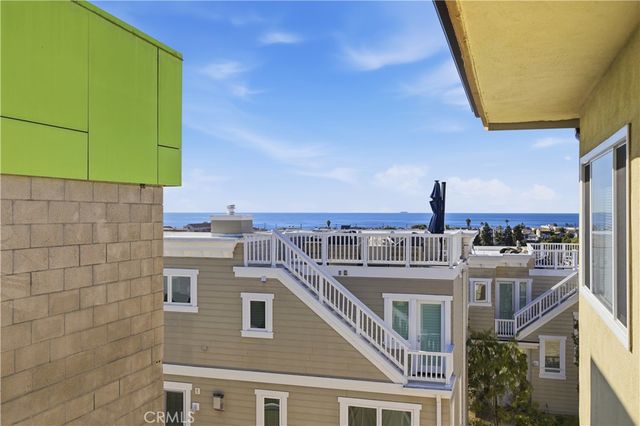 2121 Pacific Coast Highway, Hermosa Beach, CA 90254