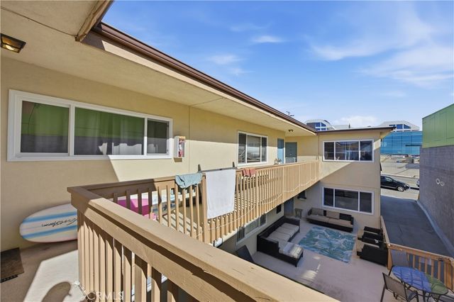 2121 Pacific Coast Highway, Hermosa Beach, CA 90254