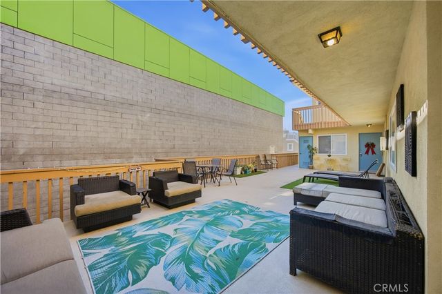 2121 Pacific Coast Highway, Hermosa Beach, CA 90254