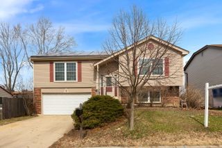 4 Lexington Court, Streamwood, IL 60107