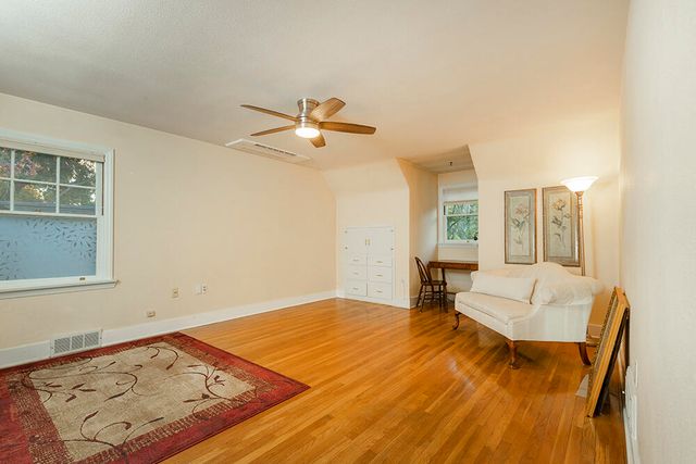 719 NW 3rd Street, Grants Pass, OR 97526