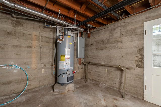 719 NW 3rd Street, Grants Pass, OR 97526