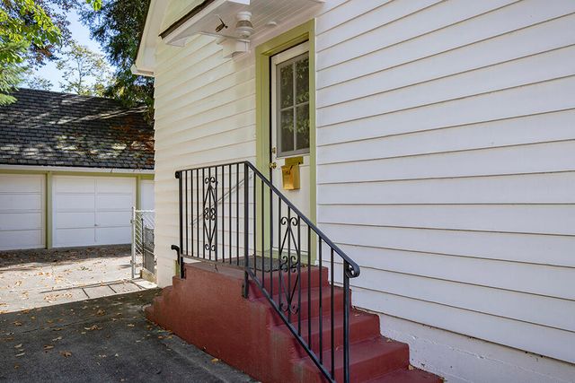 719 NW 3rd Street, Grants Pass, OR 97526