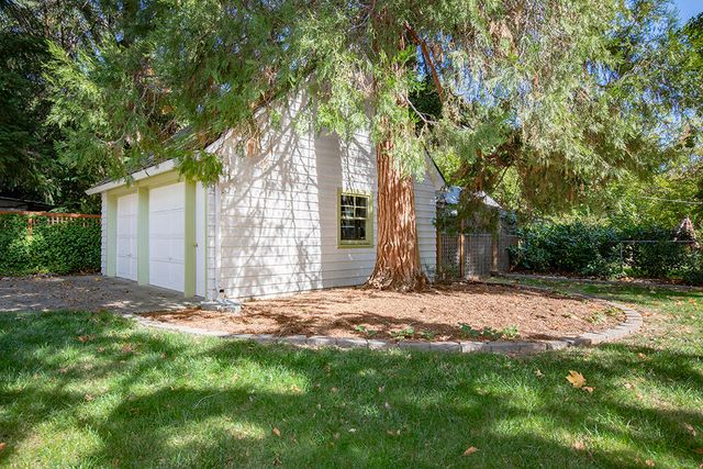 719 NW 3rd Street, Grants Pass, OR 97526
