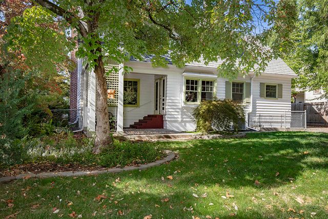 719 NW 3rd Street, Grants Pass, OR 97526