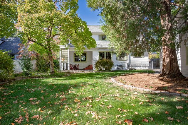 719 NW 3rd Street, Grants Pass, OR 97526