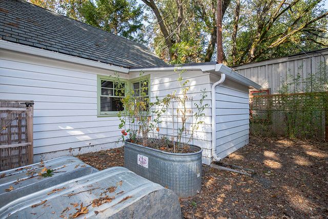 719 NW 3rd Street, Grants Pass, OR 97526