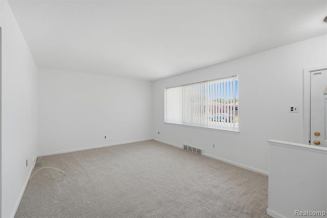 25060 Koontz Street, Roseville, MI 48066