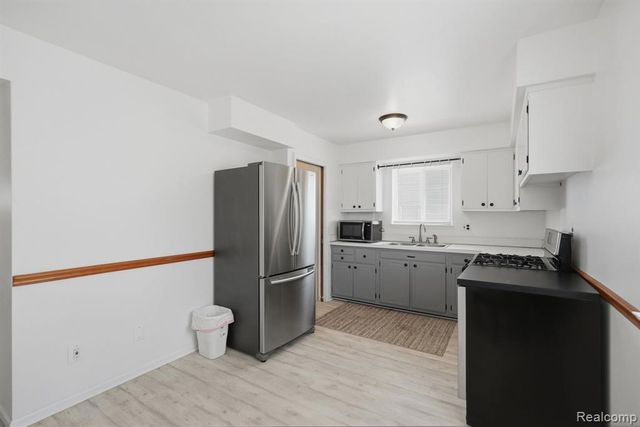 25060 Koontz Street, Roseville, MI 48066