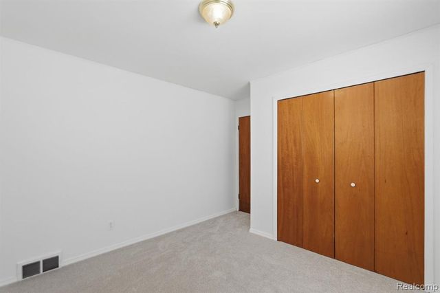25060 Koontz Street, Roseville, MI 48066