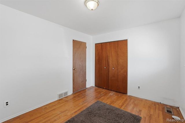 25060 Koontz Street, Roseville, MI 48066