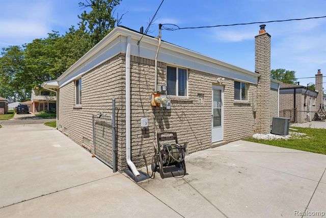 25060 Koontz Street, Roseville, MI 48066