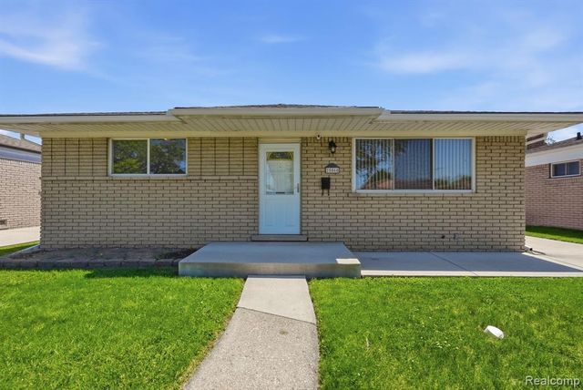 25060 Koontz Street, Roseville, MI 48066