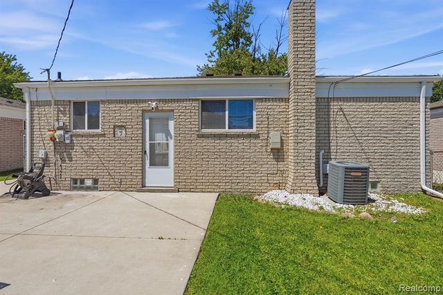 25060 Koontz Street, Roseville, MI 48066