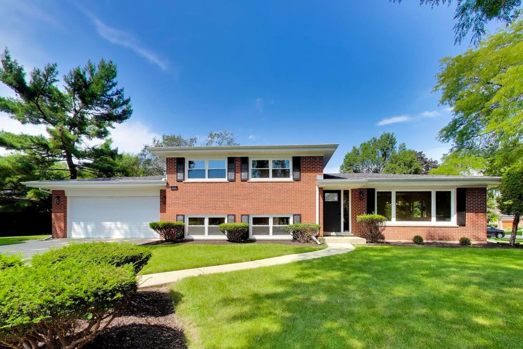 910 E Kimber Lane, Arlington Heights, IL 60005 — exterior