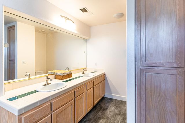 2322 E Revere Road, Fresno, CA 93720