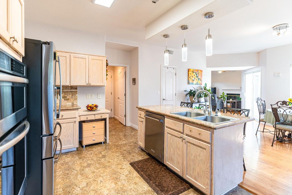 Image 17 of property listing at 2322 E Revere Road, Fresno, CA 93720