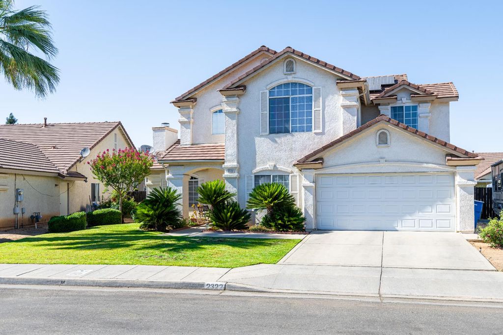 Image 2 of property listing at 2322 E Revere Road, Fresno, CA 93720