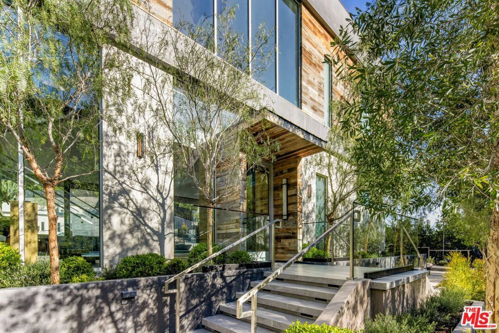 1116 Chantilly Road, Los Angeles, CA 90077 — photo 2
