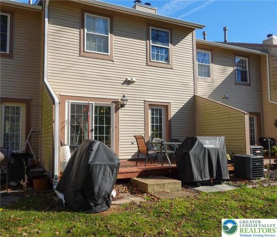 110 Independence Court, Bethlehem Twp, PA 18020