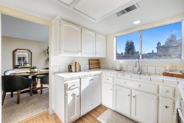 805 E Buckhill Road, Fresno, CA 93720