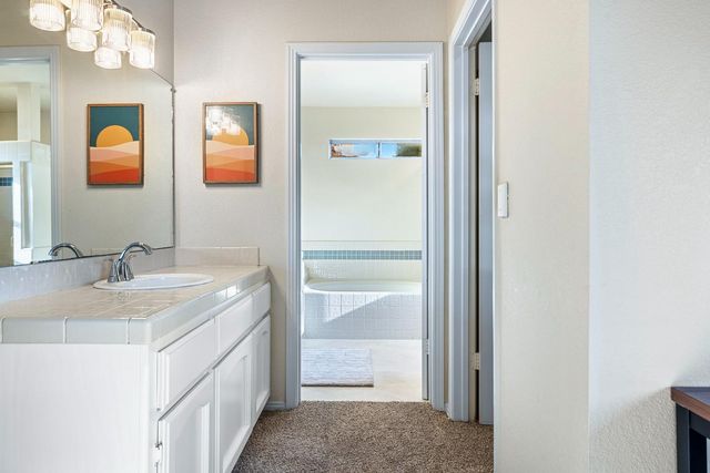 805 E Buckhill Road, Fresno, CA 93720