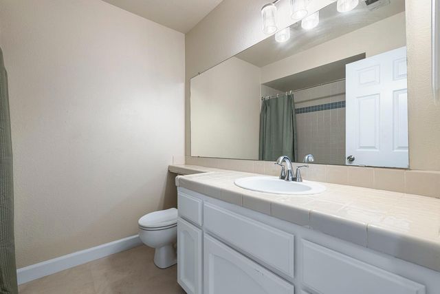 805 E Buckhill Road, Fresno, CA 93720