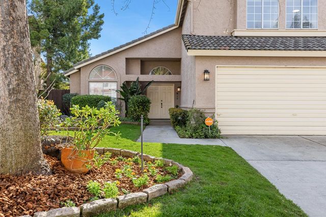 805 E Buckhill Road, Fresno, CA 93720